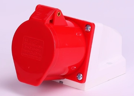 IP67 4 Pole 32A Industrial Waterproof Socket 380V 6H Female Surface Mounted Socket